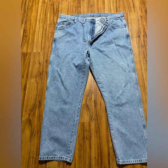 Wrangler Men’s Rugged Wear 5 Pocket Cotton Straight Leg Jeans Size 44 X 30 - Picture 8 of 15